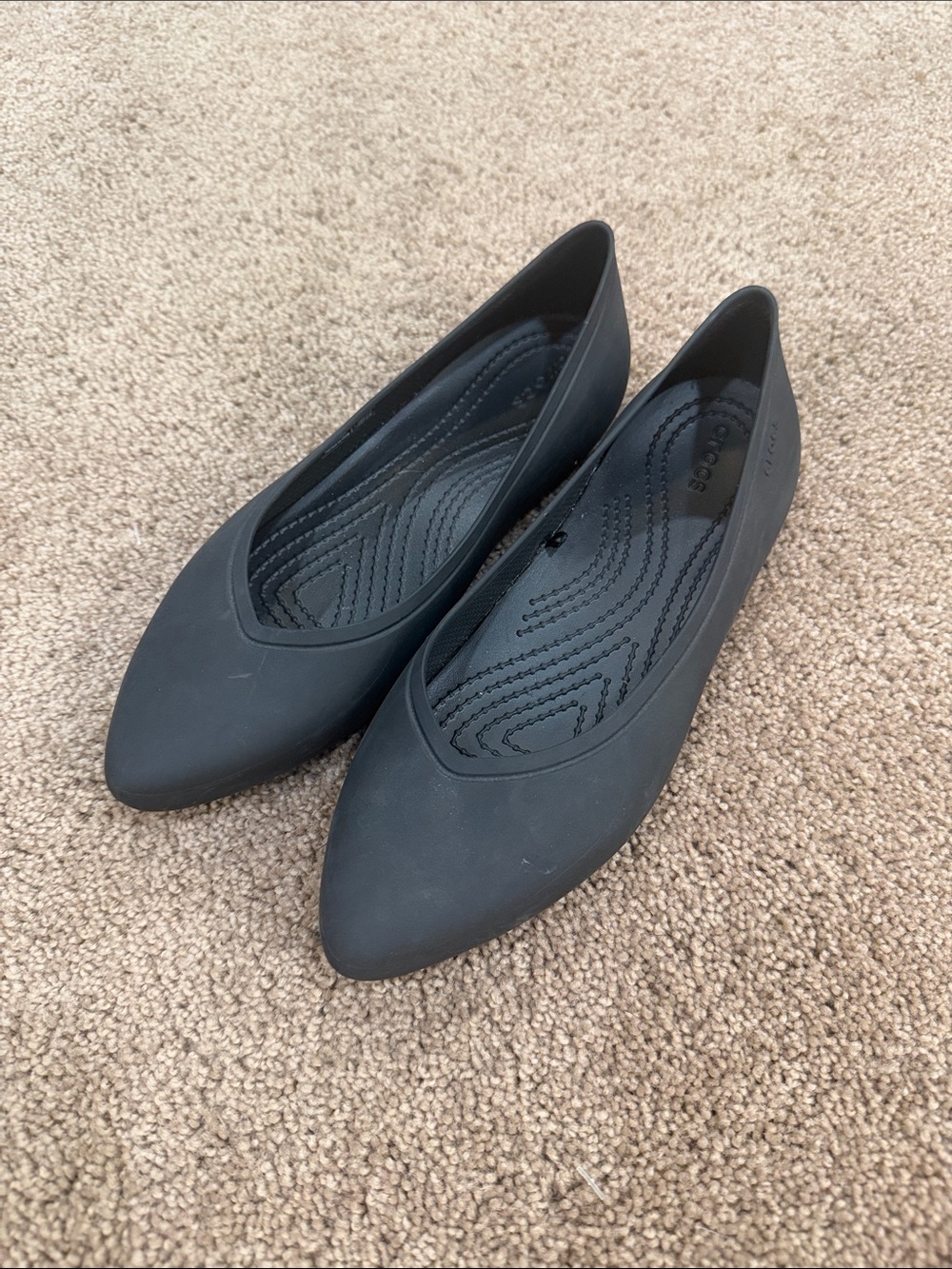 CROCS Women's Black Pointed Slip-On Flats
